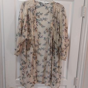 Noble U Woman's Floral Kimono